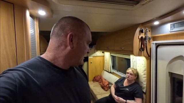 WINTER VAN LIFE AND STORMS IN THE UK смотреть онлайн