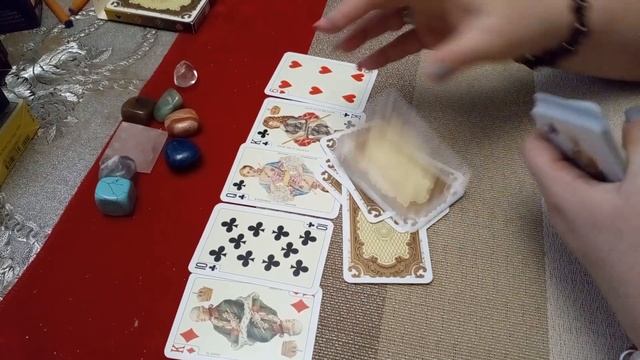 Расклад для червовых дам на бубнового короля? смотреть онлайн