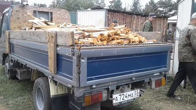 Срезки распиленные на дрова на ст. "Дивизионная" смотреть онлайн