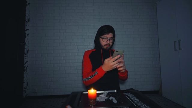 (ВЫЗОВ ДУХОВ)Не Лови Призрака с Помощью Приложения ! МЫ СНЯЛИ ЭТО НА КАМЕРУ ! Потусторонние ! ghost смотреть онлайн