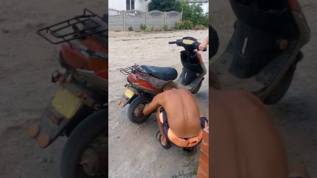 Как завести скутер без акамулятора, лапки и стартера смотреть онлайн