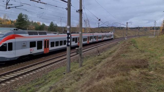 Электропоезд городских линий ЭПг-004 приближается к станции Ратомка. смотреть онлайн