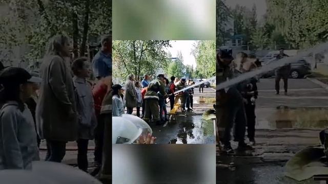 Дети работников ЦООП по ПФО ФГУП "Охрана" Росгвардии посетили пожарную часть в Набережных Челнах смотреть онлайн