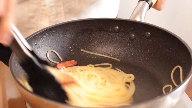 【カルボナーラ】初心者でもできる革命的な味わいのカルボナーラの作り方 | How to make a revolutionary tasting carbonara смотреть онлайн
