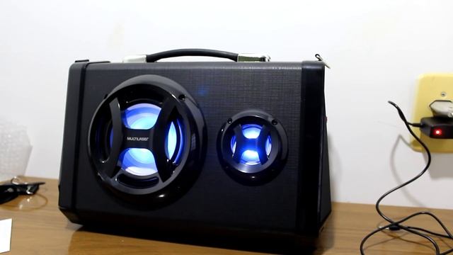 Caixa de Som Bluetooth Multilaser SP 217 - Presta? É Boa? Vale a Pena? A nossa deu defeito. смотреть онлайн