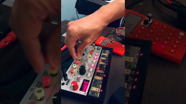 【KORG volca bass】with PO-33 and YAMAHA NP-31(Piano) / Cinematic Ambient Music смотреть онлайн