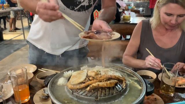 Безлимитное барбекю на Пхукете,Chalong buffet (первый наш заход) 18.11.2021 смотреть онлайн