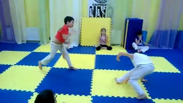Капоэйра в Пушкине. На тренировке. Дети Senzala Kids смотреть онлайн