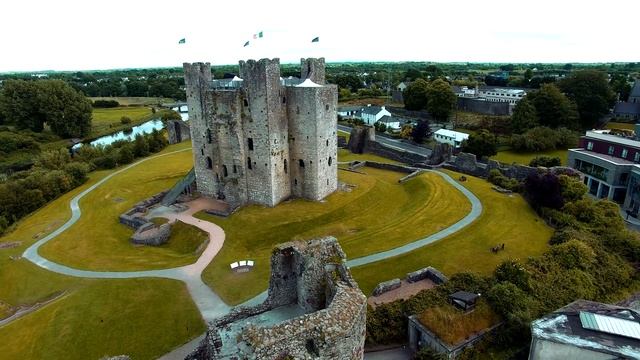 Trim Castle Ireland 4K смотреть онлайн