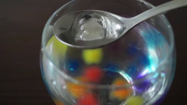 Орбиз выращиваем в воде большие шары Growing in the water big balls orbeez смотреть онлайн