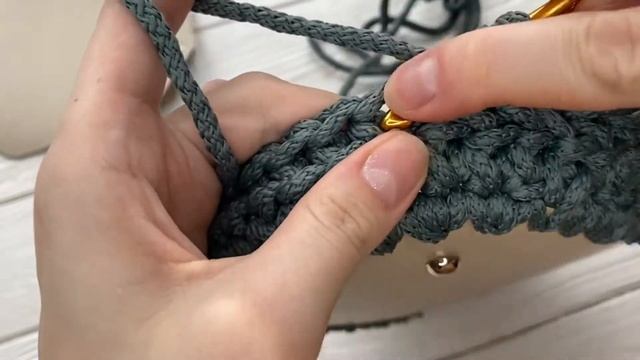 Видео мастер-класс по вязанию сумки Саквояж крючком из полиэфирного шнура 5 мм смотреть онлайн