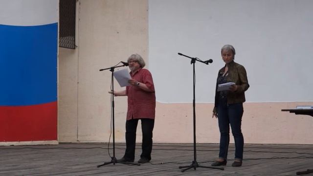 Олег Павлов и Гизела Мюнценмайер читают стихи Веры Киселевой смотреть онлайн