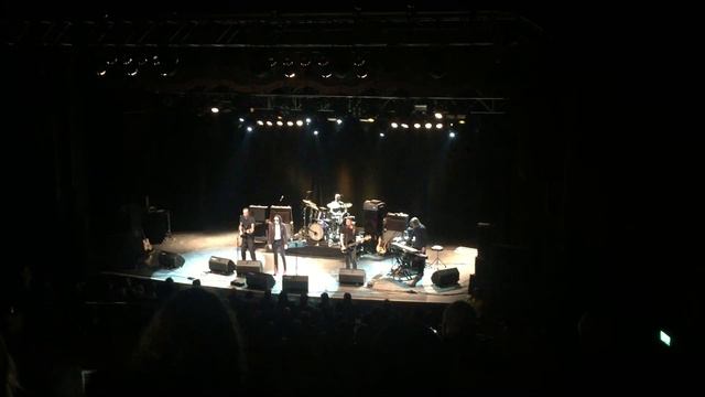 Get A Grip (On Yourself) Hugh Cornwell and John Cooper Clarke смотреть онлайн