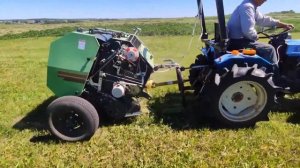 Китайский мини пресс подборщик 0870 с японским мини трактором 15 л.с.