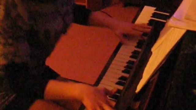 Красивая девушка,красиво играет на фортепиано!!!!! смотреть онлайн