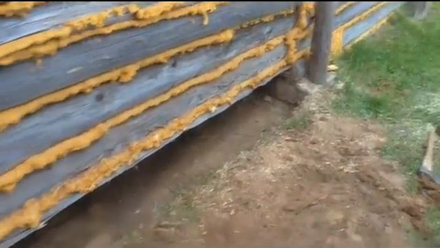 Меняем нижние венцы деревенского дома.. Часть 1. смотреть онлайн