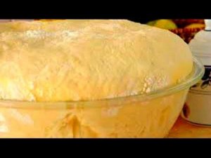 Тесто сдобное дрожжевое для куличей или булочек.
