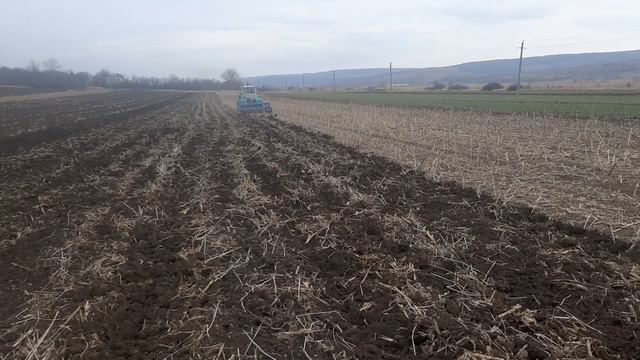 T-150k и чизель 7 корпусныи