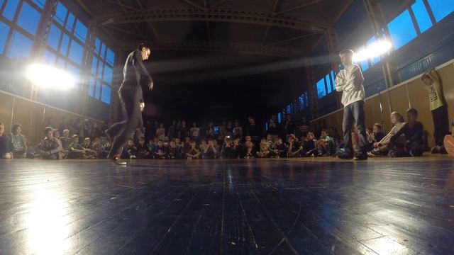 Батл 1х1 | Грегори vs Дьяк | I смена лагеря Волнорез смотреть онлайн