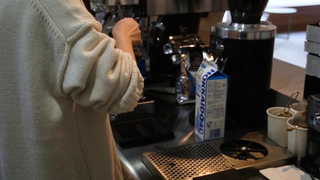 【cafe vlog】Hokkaido coffee shop | cafe routine | カフェ店員の朝ルーティン смотреть онлайн