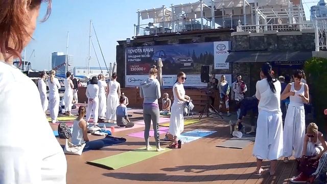 «108 Сурья Намаскар» смотреть онлайн