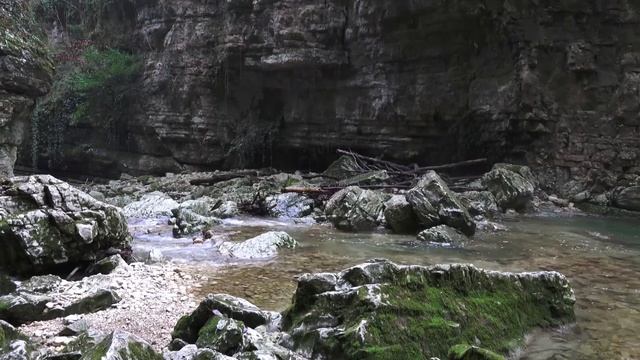 Ольгинский водопад в Абхазии смотреть онлайн
