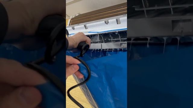 В процессе чистки кондиционера особое внимание нужно уделить следующим агрегатам: смотреть онлайн