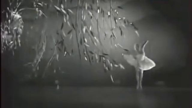 «Умирающий лебедь» Галины Улановой (1941 год) смотреть онлайн