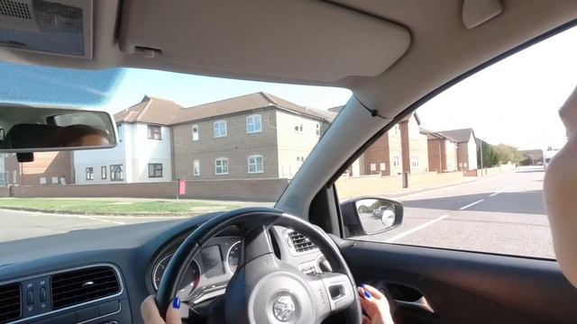 Поворачиваем направо UK (левостороннее движение) смотреть онлайн