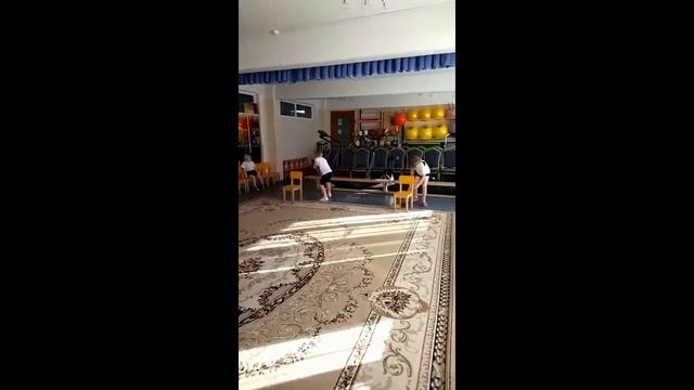 Видеоклип "А ну-ка, девочки!" смотреть онлайн