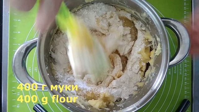Немного фарша, мука и картофель. Ну очень ленивые и супер-вкусные пирожки картофельные с мясом. смотреть онлайн