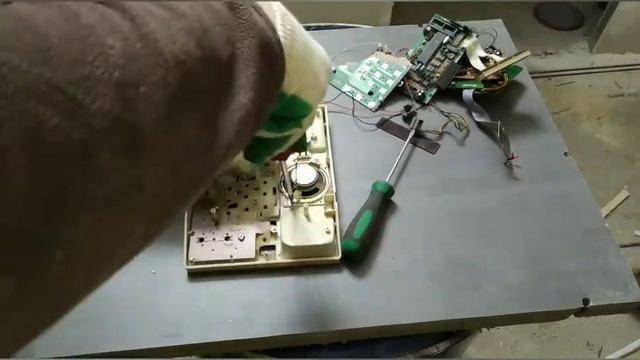 Нашел КМ конденсатор в трубке телефона. смотреть онлайн