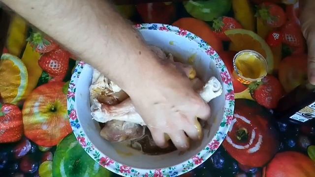 Простой способ приготовить куриные ножки в медово соевом соусе. смотреть онлайн