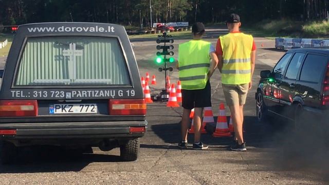 Taikos Dragai 2018/06/17 VOLVO 760 Hearse Drag Racing