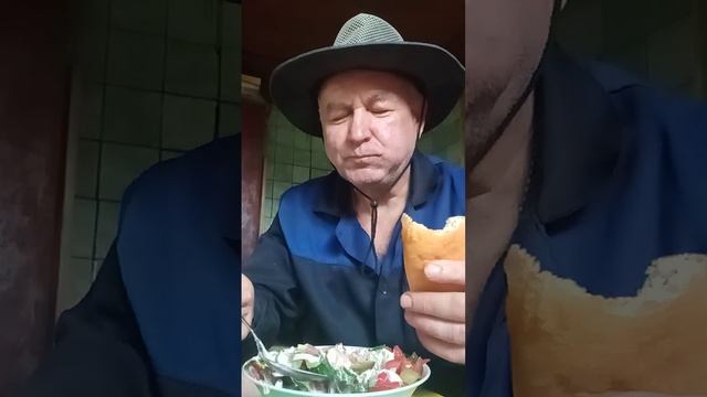 Витаминный салат ем на даче смотреть онлайн