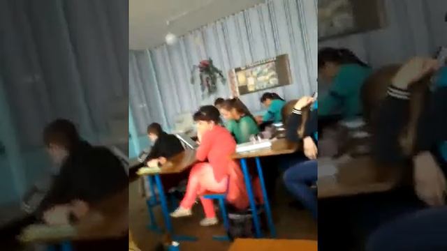 Игры в школе (на уроке ) часть первая !!! смотреть онлайн