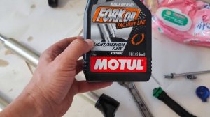 Обслуживание вилки RockShox.