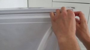 Плохо ЗАКРЫВАЕТСЯ ДВЕРКА в холодильнике? КАК СНЯТЬ И ПОЧИСТИТЬ уплотнительные резинки легко!