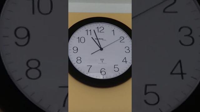 Переводим часы на летнее время, на 1 час вперед в ночь на 28 марта, с субботы-на воскресение. Short смотреть онлайн