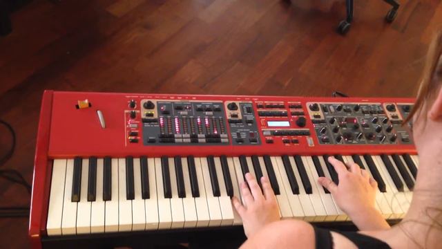 Zoe-Ruth recording keyboard for Little Red Lung's upcoming LP смотреть онлайн