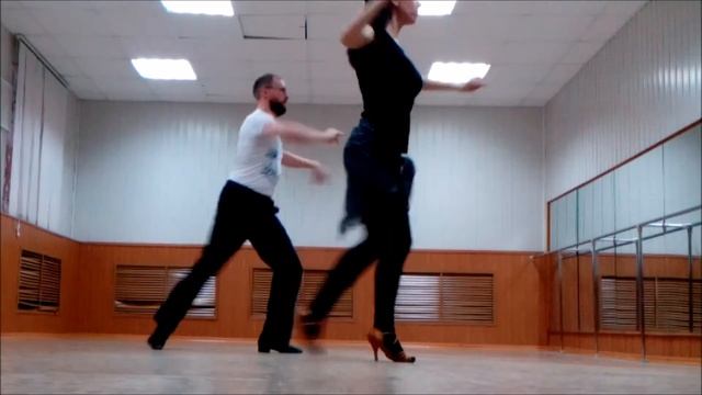 Стационарный самба ход (Stationary Samba Walks) АВ и Даша (начинающий танцор) 3gp смотреть онлайн