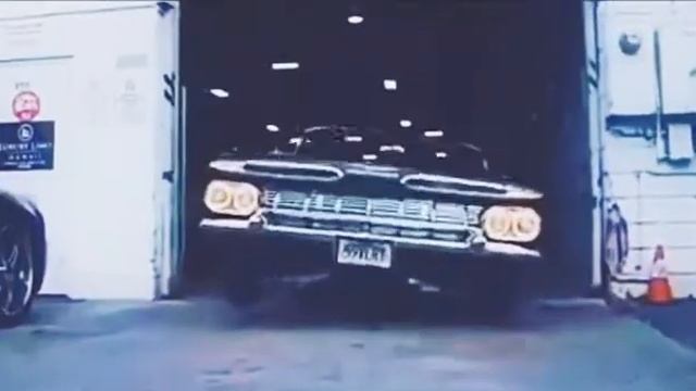 Старые версия Chevrolet Camaro смотреть онлайн