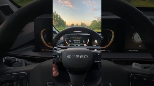 EXEED LX Управляемость в Сравнении с CHERY TIGGO 8 PRO смотреть онлайн