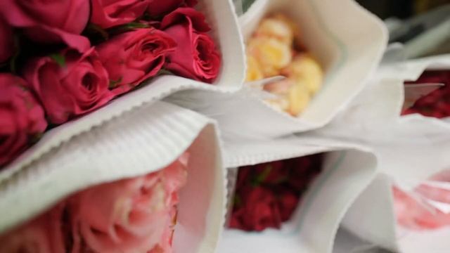 GFG | ЦВЕТЫ ОПТОМ. Роза микс, 42 см • Плантация Zena Roses • Кения смотреть онлайн