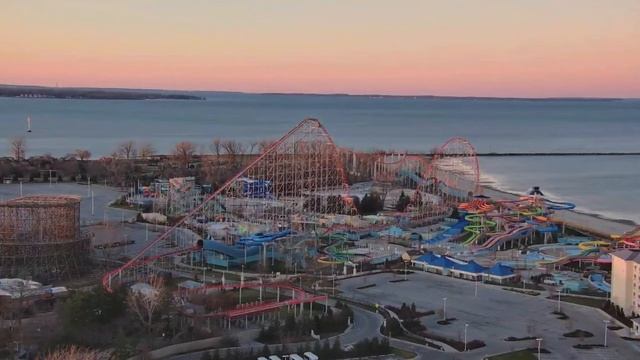 Magnum XL-200 has settled down for a long winter’s nap (Cedar Point Live Video Cams) смотреть онлайн