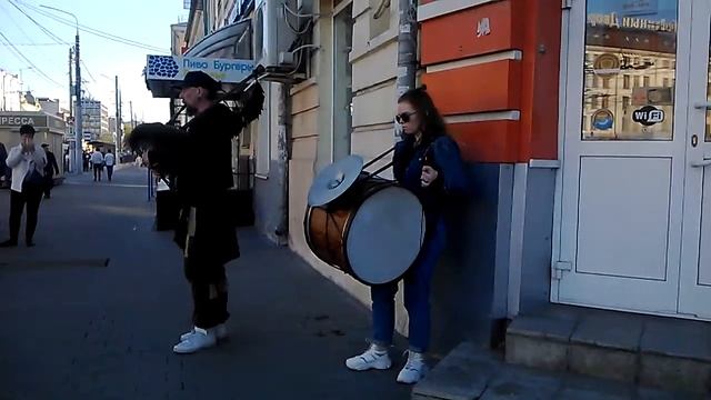 Волынка с барабаном смотреть онлайн