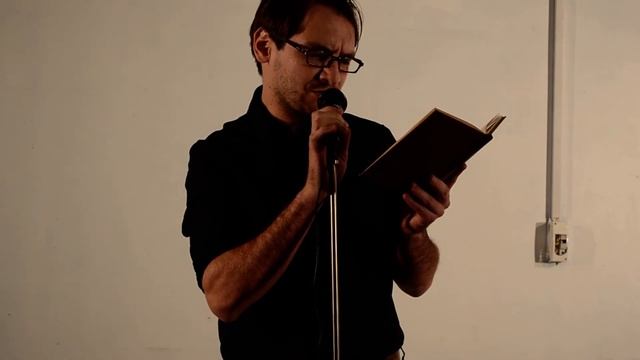 Александр Галиев читает Маяковского смотреть онлайн