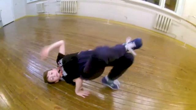 bboy Щербет. 10 лет. (Гимназия №140). Студия брейк-данса Sense of life смотреть онлайн