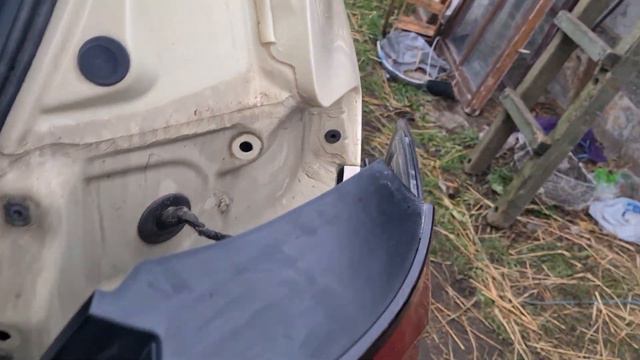 Снятие задней фары для замены лампы Opel Zafira C Tourer