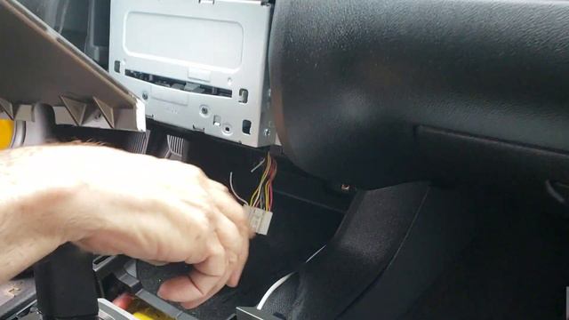 2013 Camaro 2LS radio shutting off and on constantly part 1 смотреть онлайн